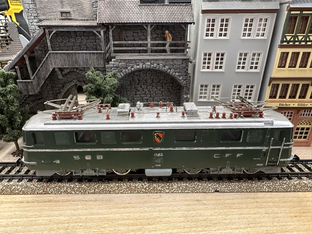 Märklin Modellini di ferrovie: Märklin 3050 SBB Ae 6/6 Bern – Usato da Lupsingen venduto da New-Haven 1