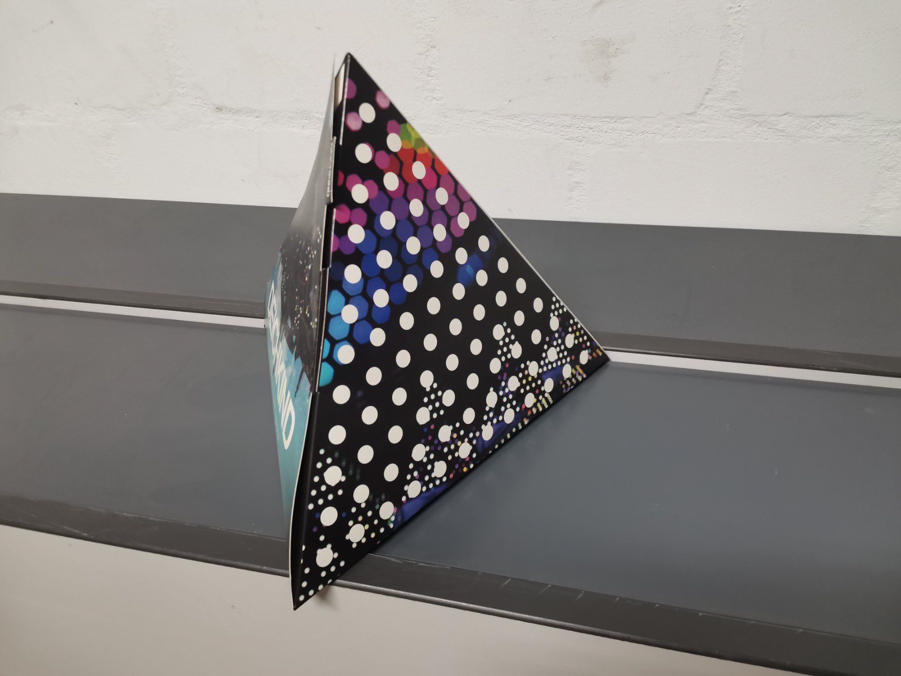 CDs: Deichkind Pyramide aus Karton (ohne Inhalt!) – Gebraucht aus Zofingen von noise123 3
