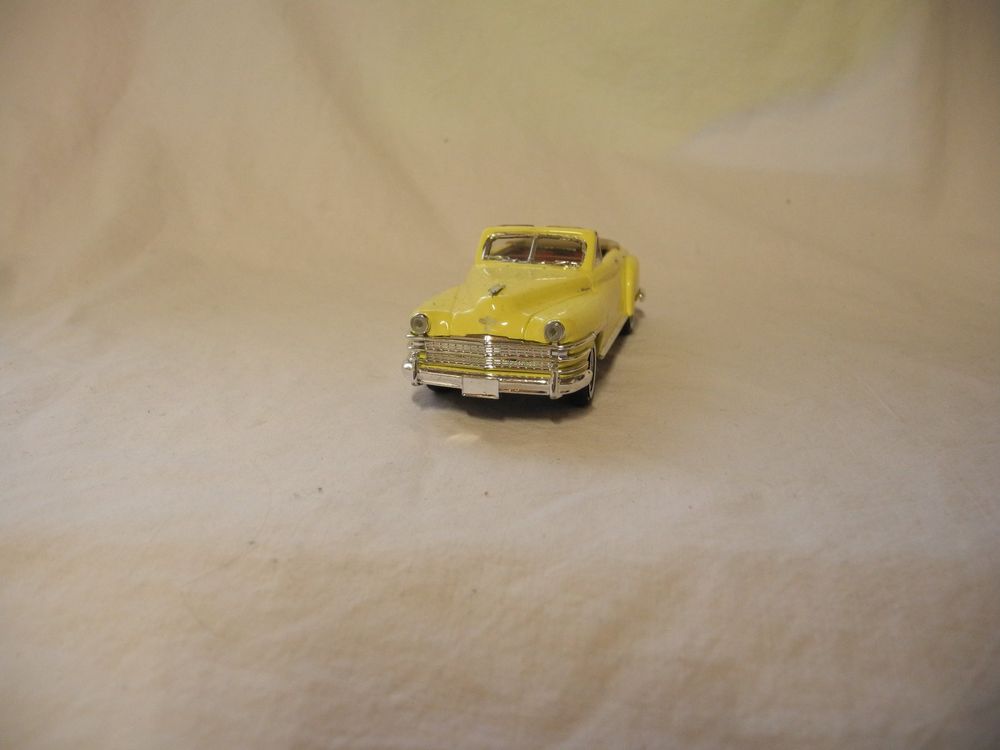 Miniature Solido Chrysler Windsor LC 1948 – 1/43, Vert, Accessoires Inclus (neuf)