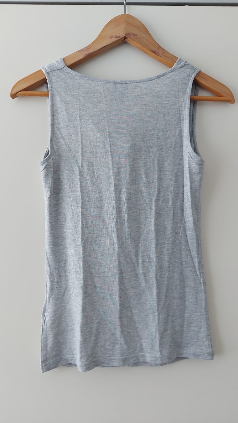 Esprit Top: ESPRIT Hellgraues Top mit Wasserfallausschnitt, Gr. XS/S – Usato da Pfäffikon ZH venduto da siae 3
