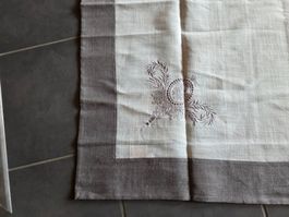 schöne gestickte Tisch Decke 158 cm Tuch Laken