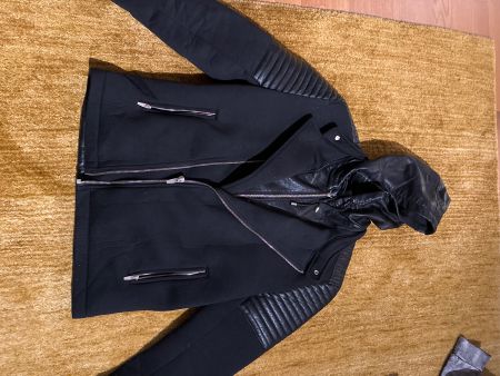 Zara Jacke