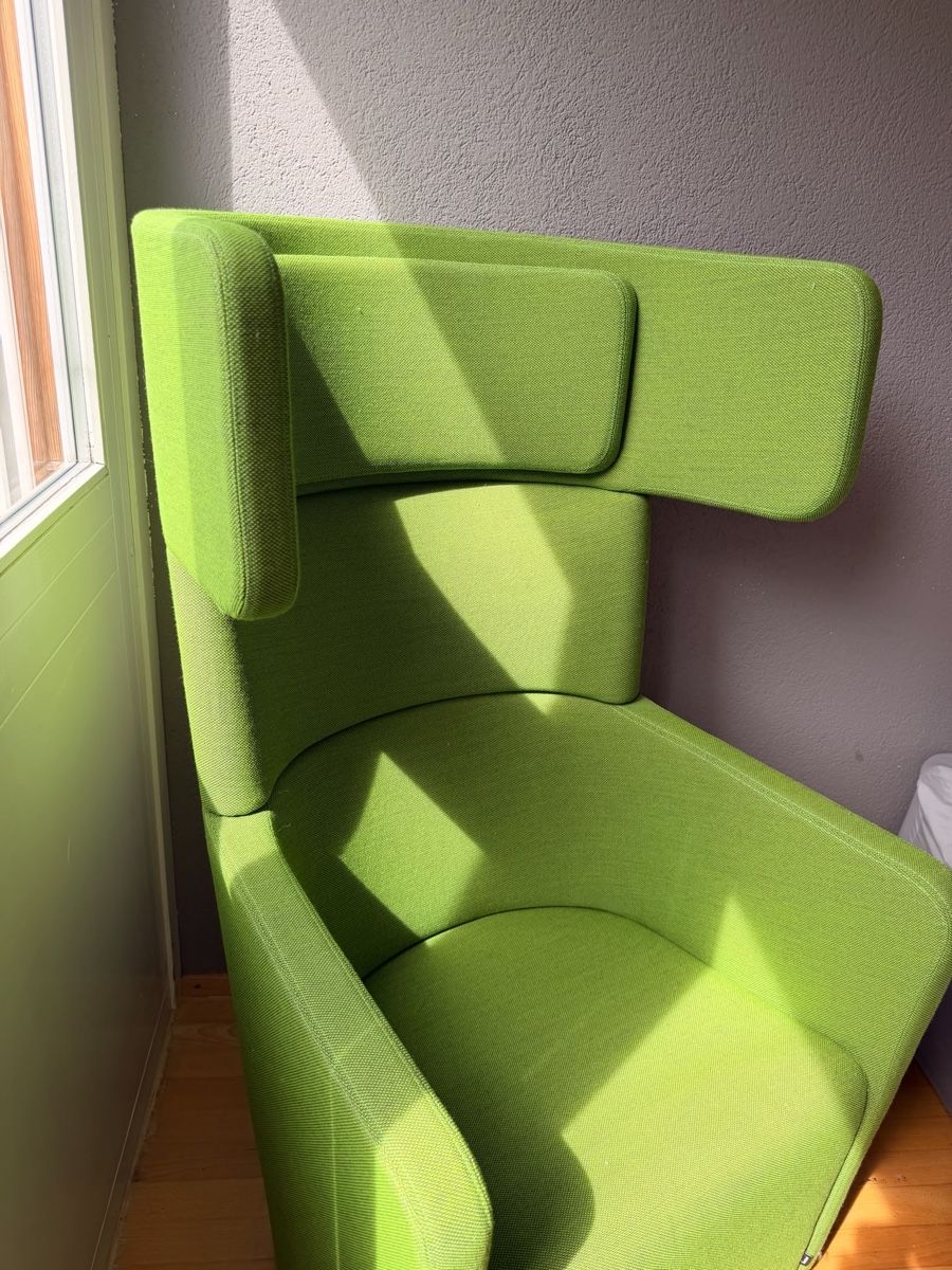 Sofas: Designer green single seater sofa big – Gebraucht aus langnau am albis von stanvrensburg 1