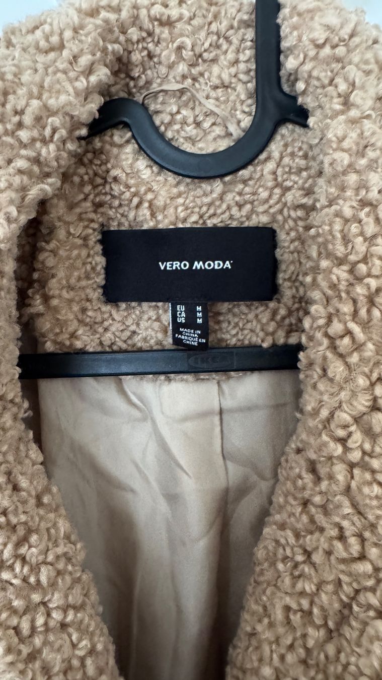 Vero Moda Mäntel: Wintermantel Teddyfell von Vero Moda, Gr. M – Gebraucht aus Luzern von Ecila007 1
