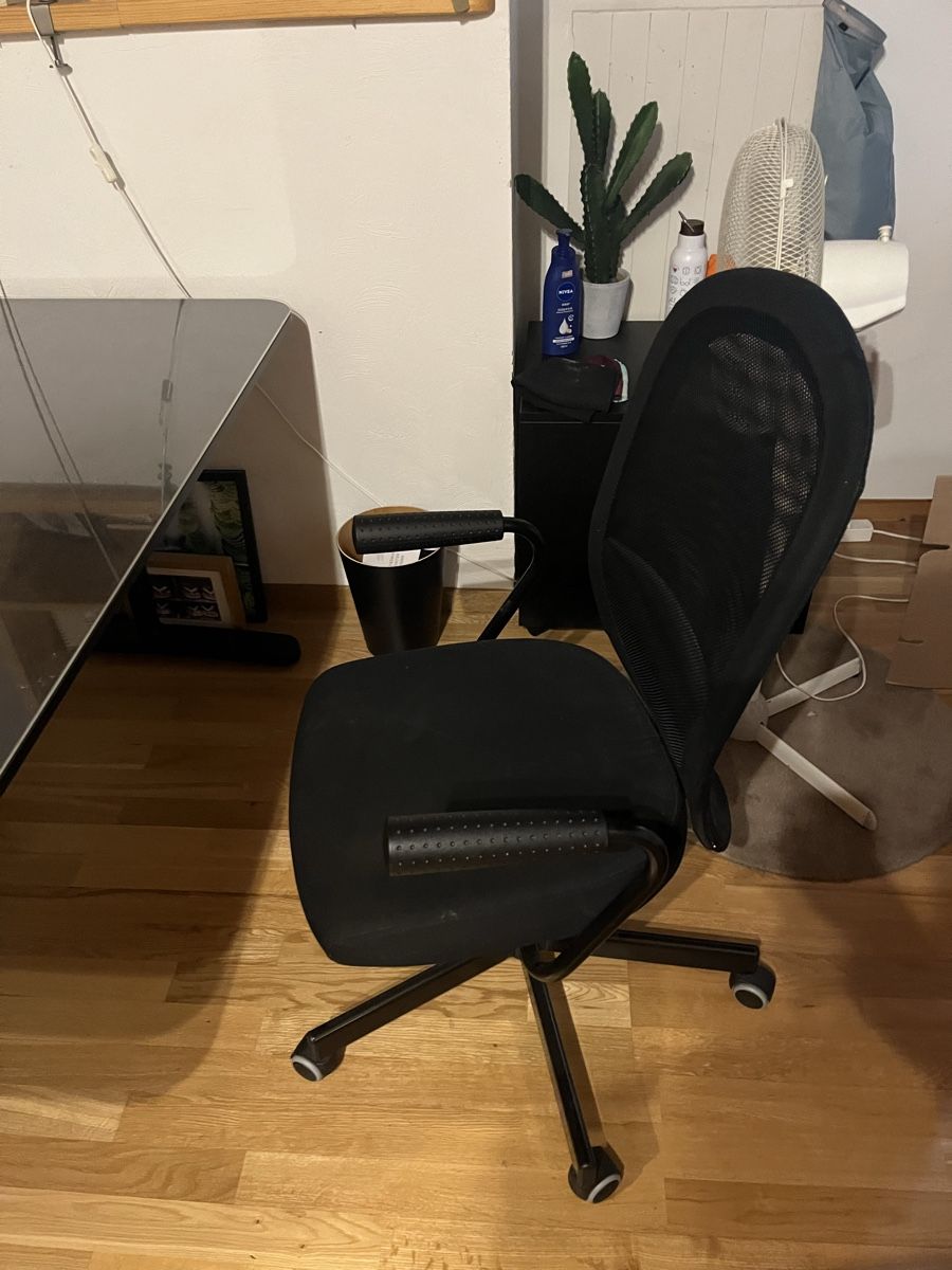 Scrivanie: Bureau avec chaise  – Nuovo (secondo la descrizione) da La Croix-de-Rozon venduto da tuf_f6td 1