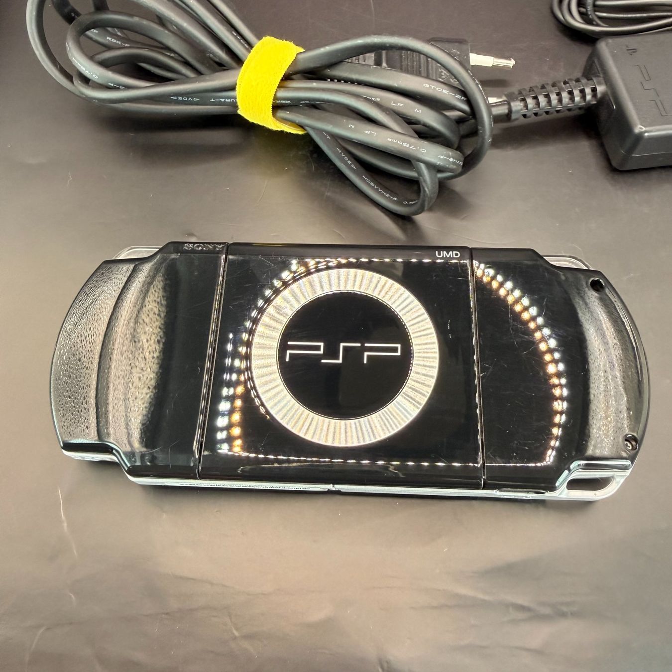 Sony Console: Sony PlayStation Portable PSP 2004 – Usato da Düdingen venduto da Nerdworld 3