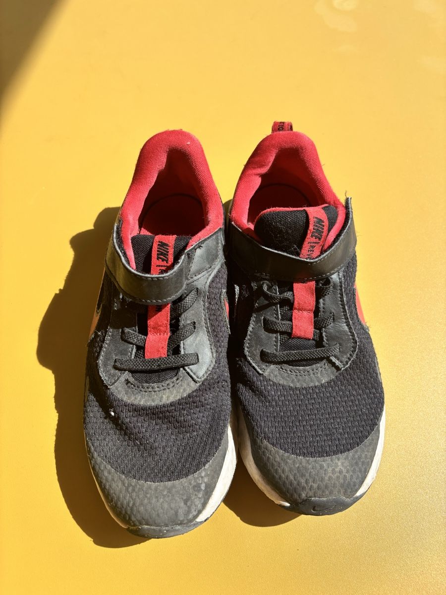 Nike Chaussures garçon: Nike Running Turnschuhe, Grösse 34 – D'occasion à Zürich par CallMeAppetite
