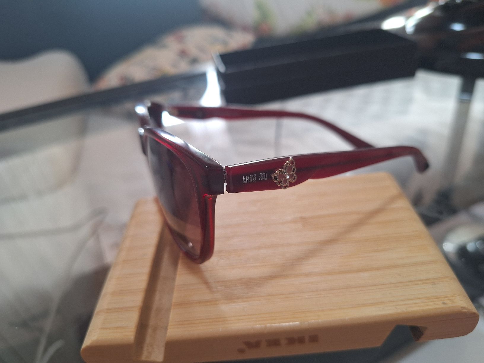Lunettes & Verres: Lunettes de soleil rouges, bon état – D'occasion à Crans VD par Yobia8 2