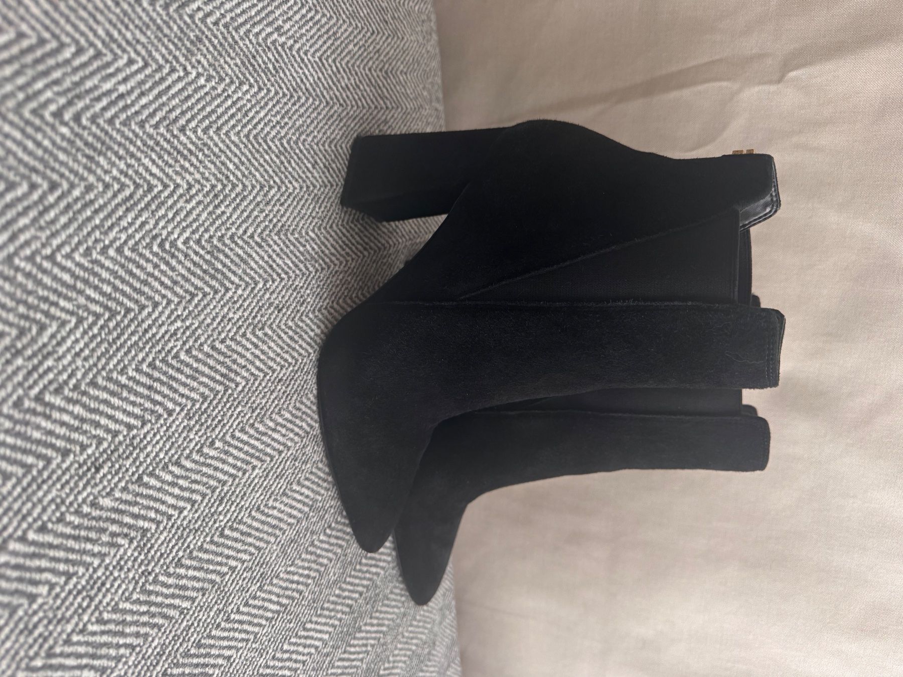 Guess Scarpe da donna: Stivaletti Guess taglia 38 – Usato da Aldesago venduto da dia_p6gh 5