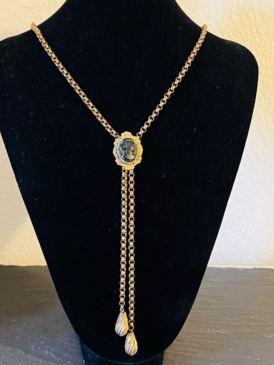 Catenine: Victorian Cameo Necklace – Usato da Rüschlikon venduto da topswissvintage