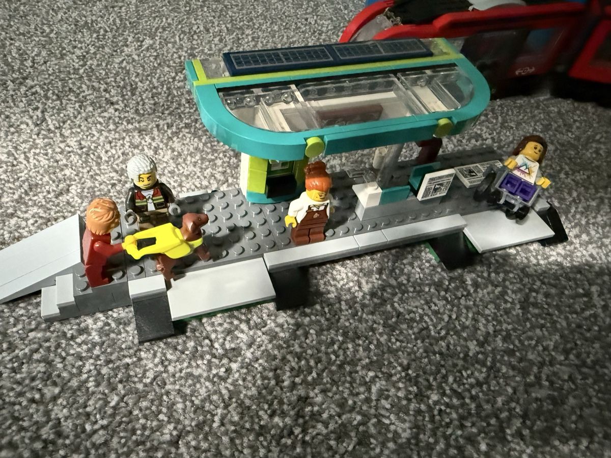 Lego Kit di costruzioni: Lego 60423 Downtown Tram – Usato da Oberwil BL venduto da napetak 2