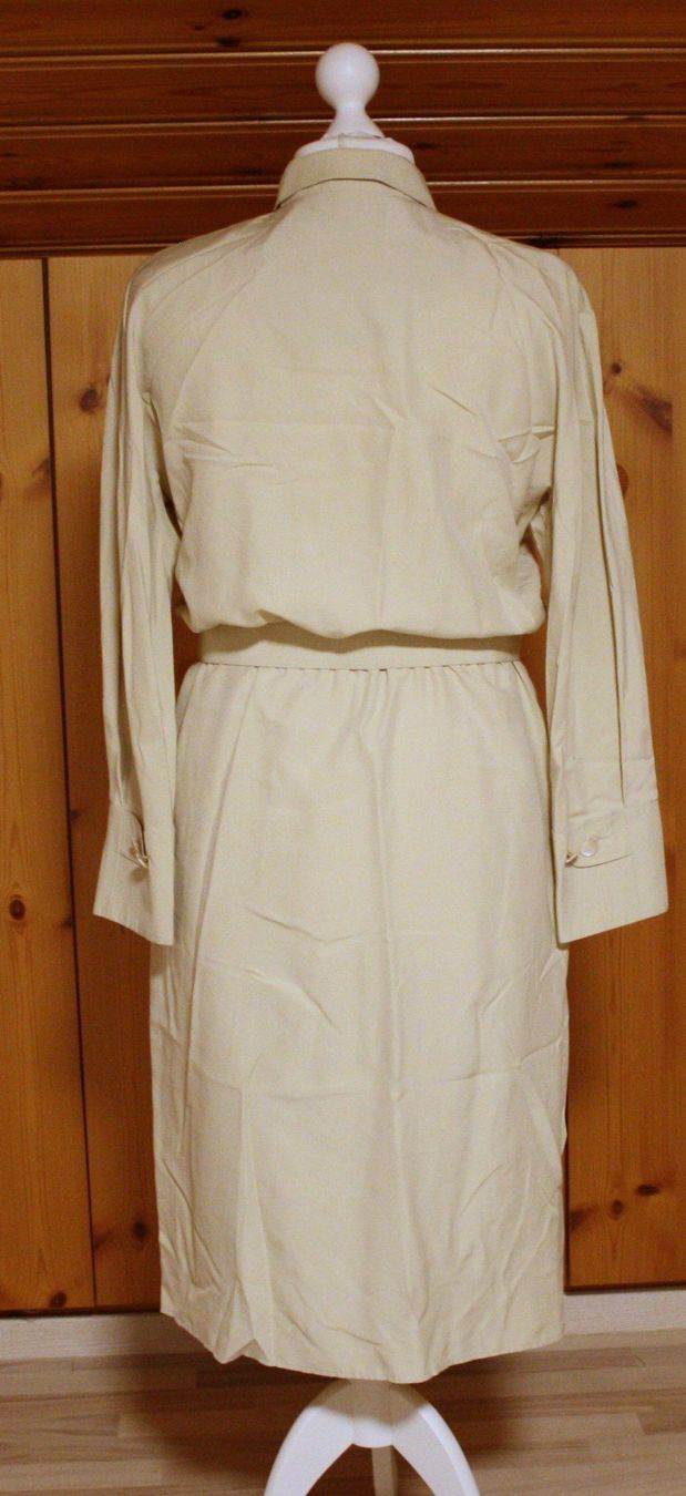 Vestiti: Kleid AKRIS beige Gr. 42 – Usato da Flüelen venduto da Diversicum-Vintage 5