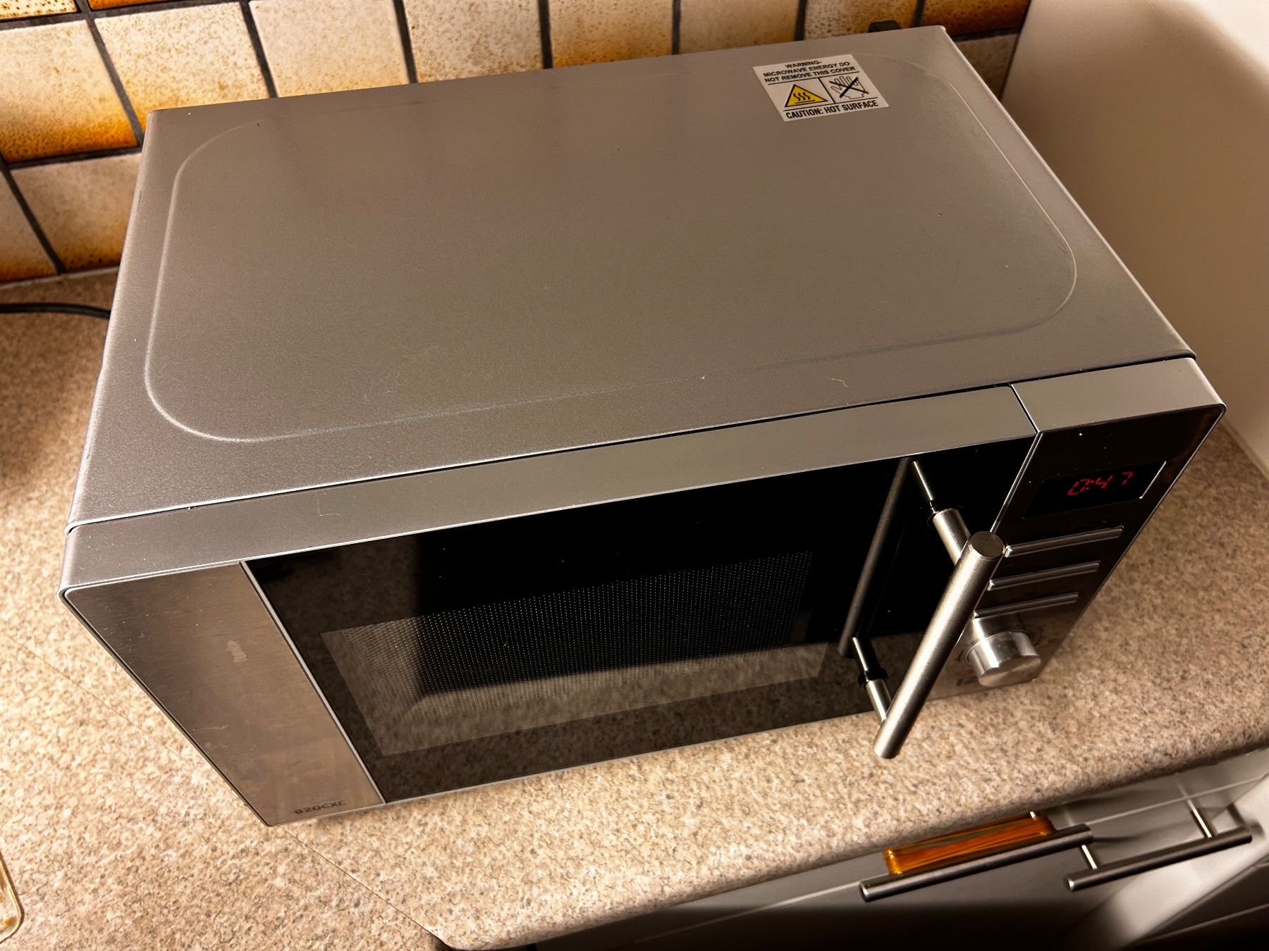 Elettrodomestici da cucina: Izzy Mikrowelle – Usato da Muri AG venduto da kos_k9n7 5