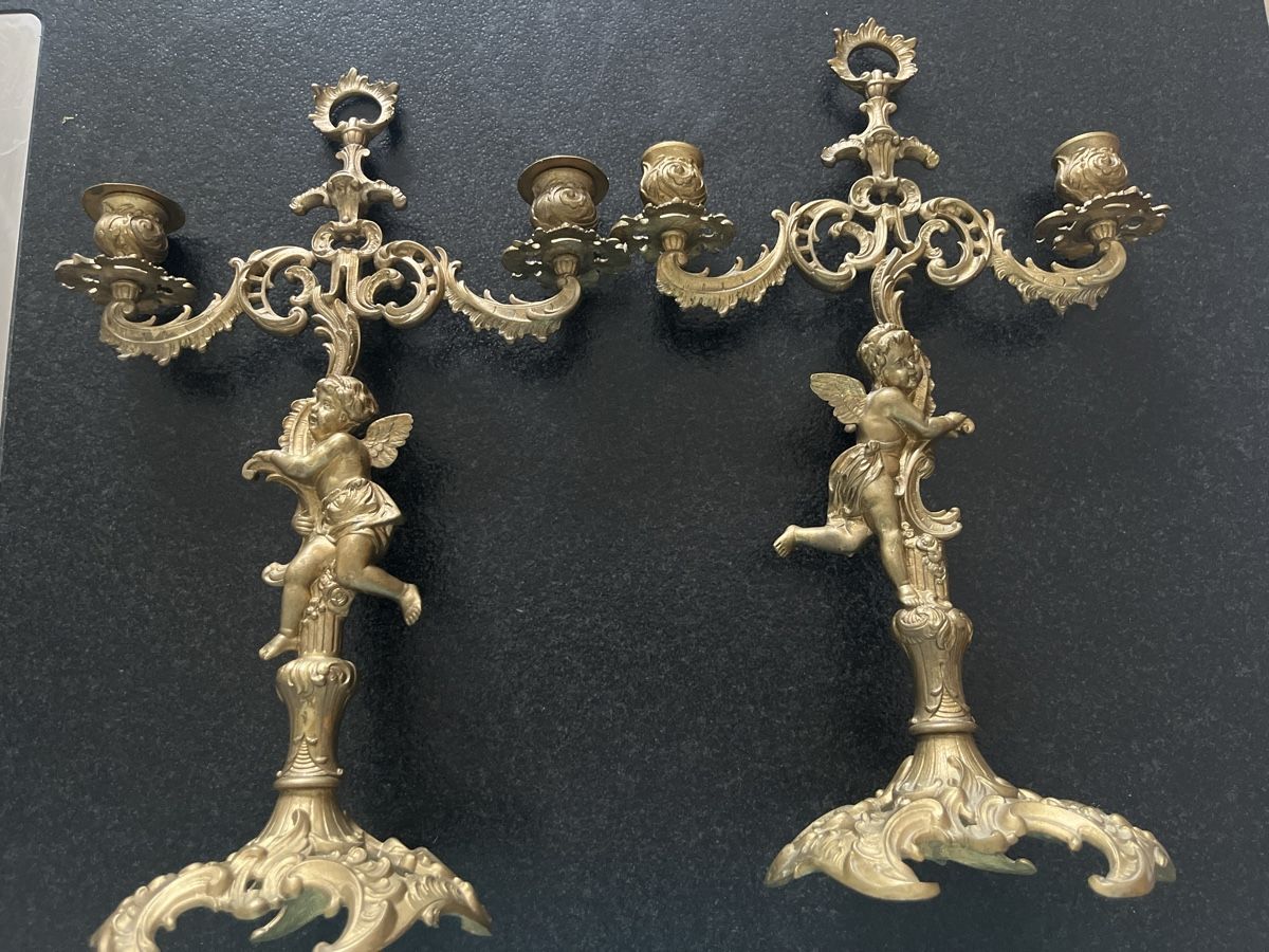 Portacandele: Paar Alte Bronzene Kerzenleuchter mit Engels – Usato da Brienz BE venduto da hey_z9vg