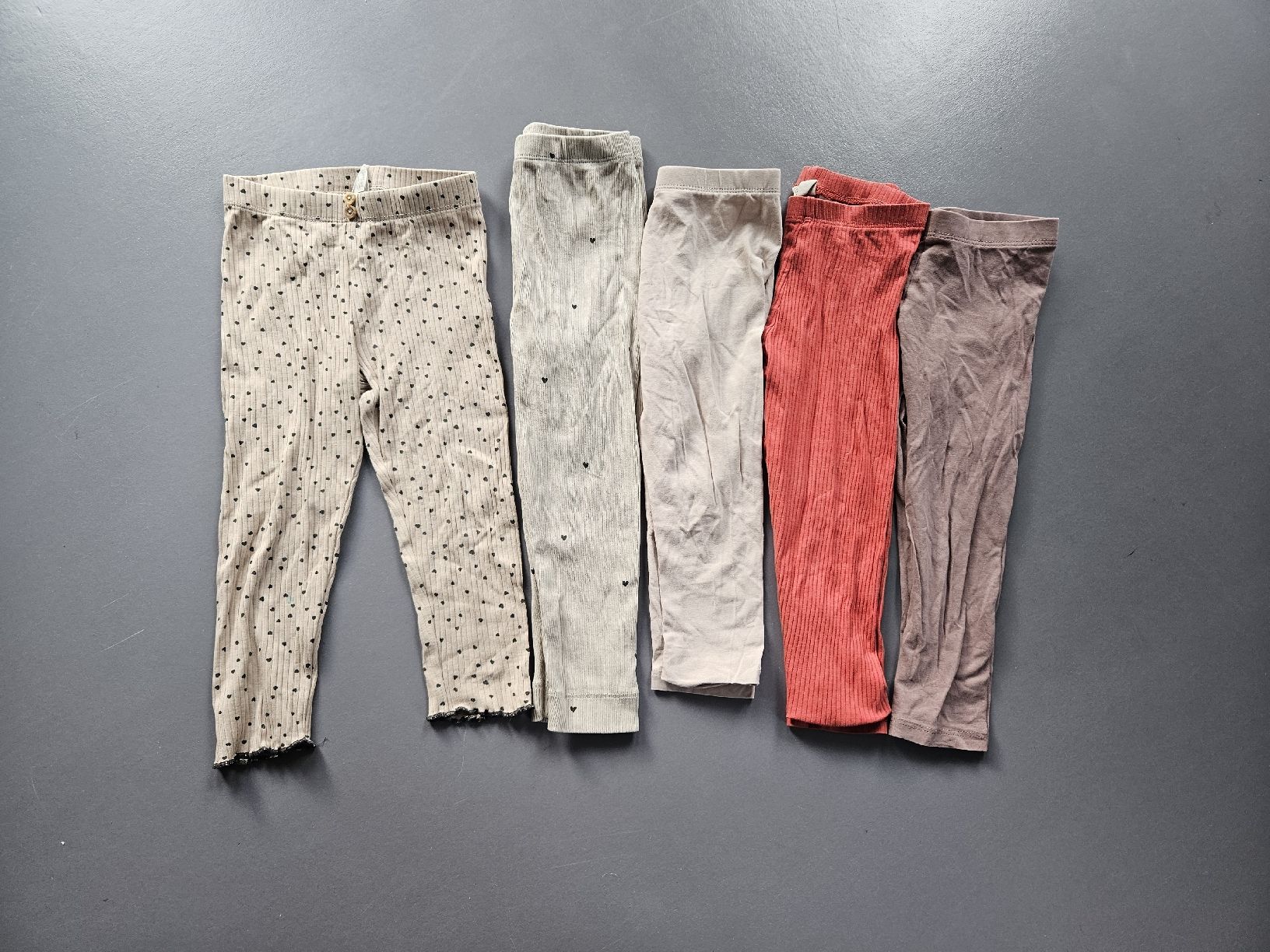 H&M Collants & Leggings: Leggins Set 5 Stk. Grösse 92 – D'occasion à Thun par sst_y7mk