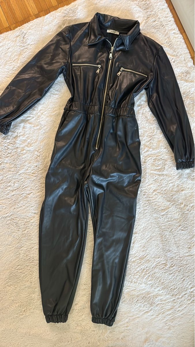 Jumpsuits: Overall Lederoptik Schwarz Grösse S – Neuf (Voir description) à Glattbrugg par dje_2wc5