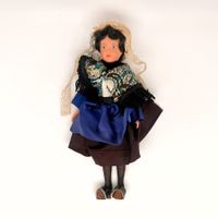 Vintage-Trachtenpuppe aus Belgien