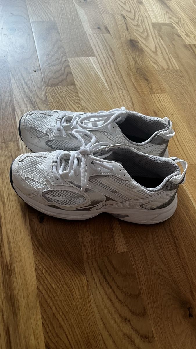 Herrenschuhe: Kaum getragene Sneakers – Gebraucht aus Zürich von Dita06 1