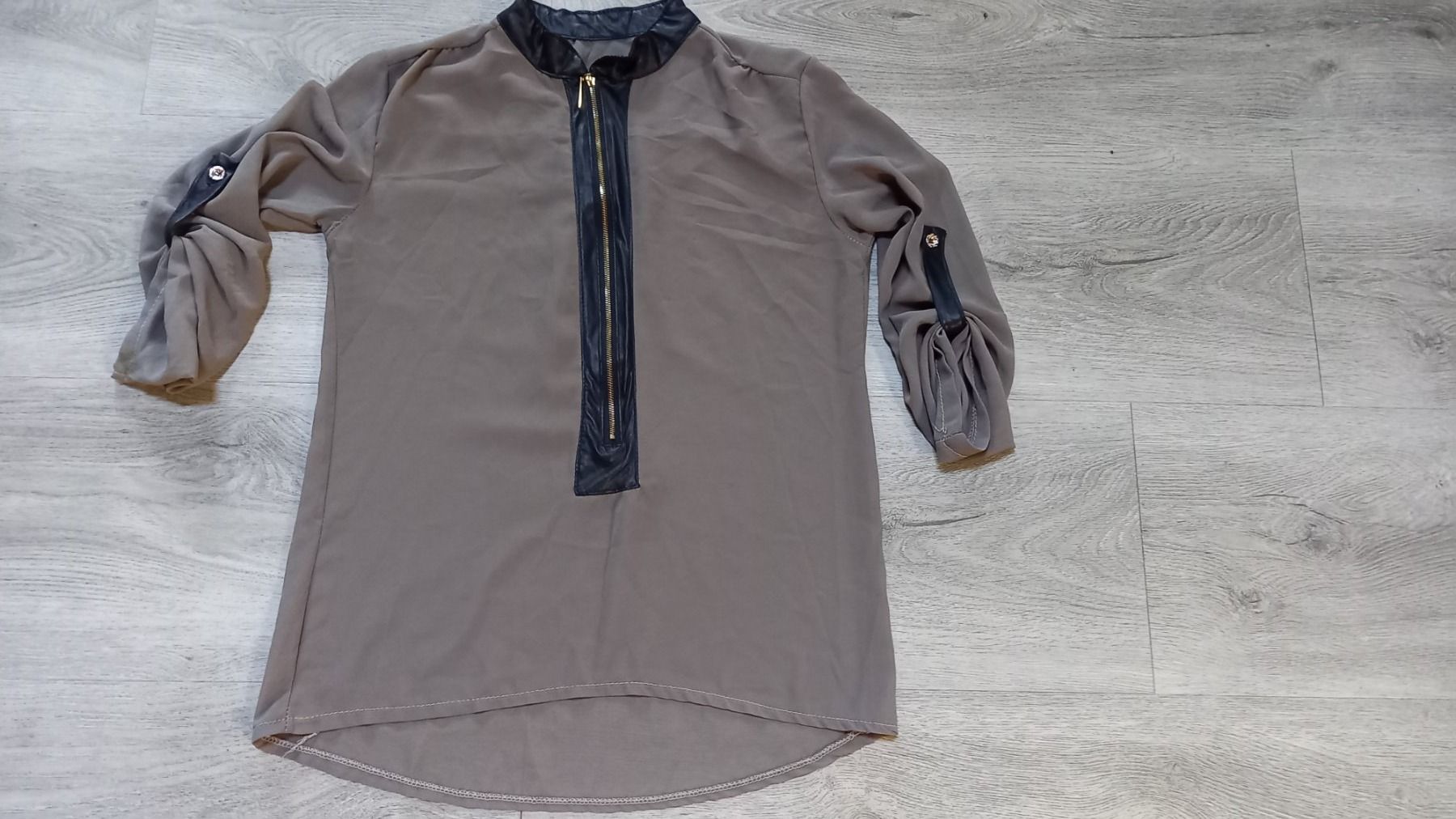 Blusen: Bluse 40/42 – Gebraucht aus Bätterkinden von Elefantenzoo