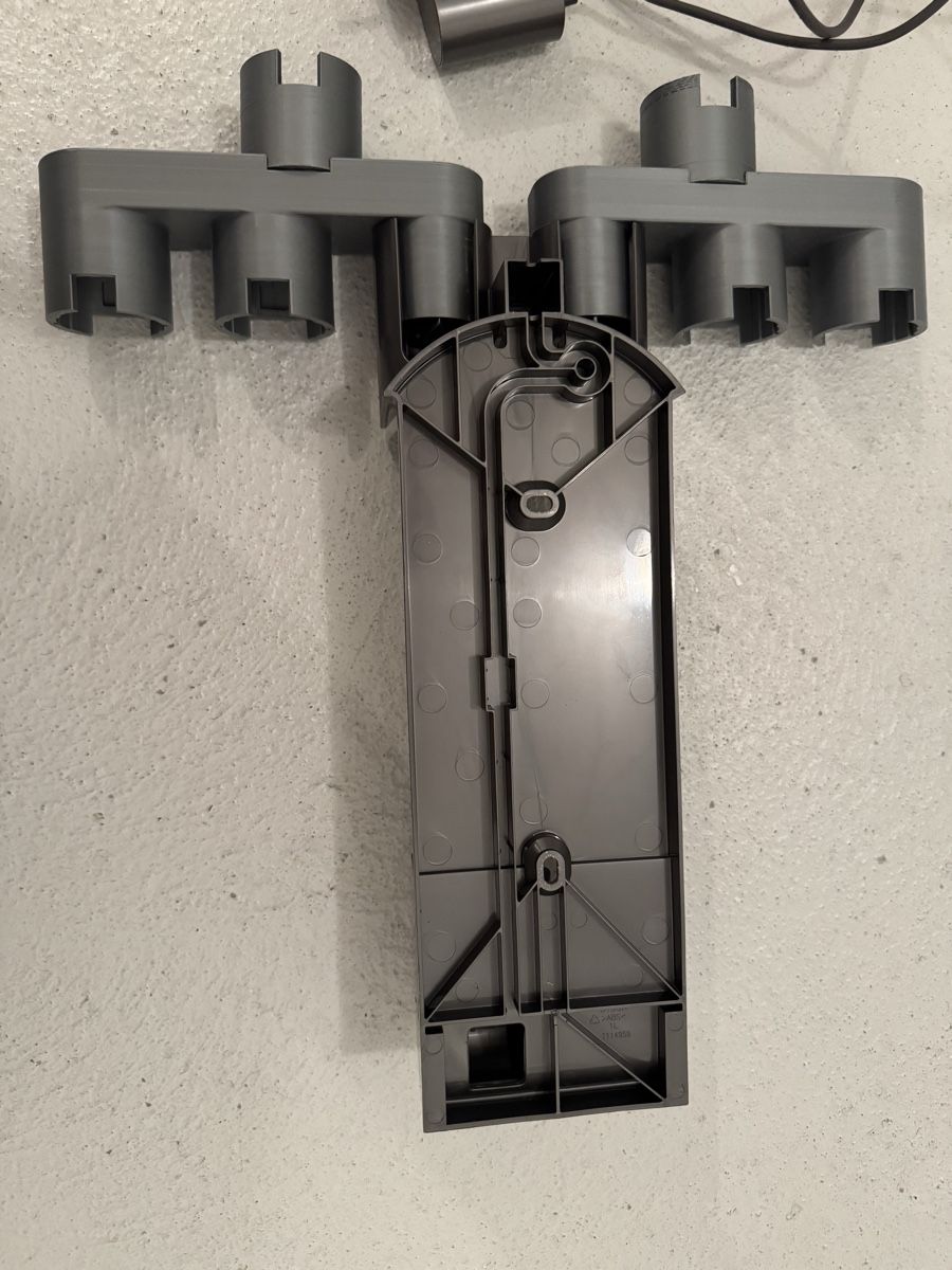 Dyson Aspirateurs & Accessoires: Dyson Staubsauger Ladestation mit Kabel – D'occasion à Oberaach par P...fatzer 2