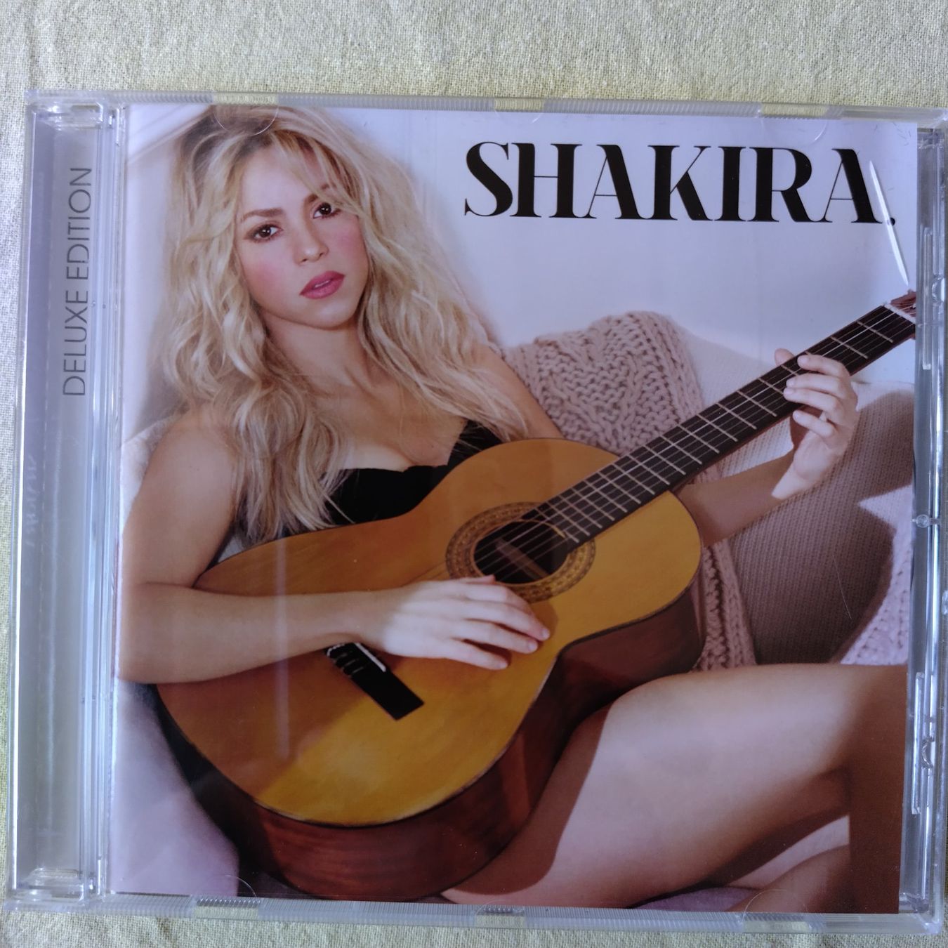 CD: CD von Shakira – Usato da Buchs venduto da mdi_mpx5