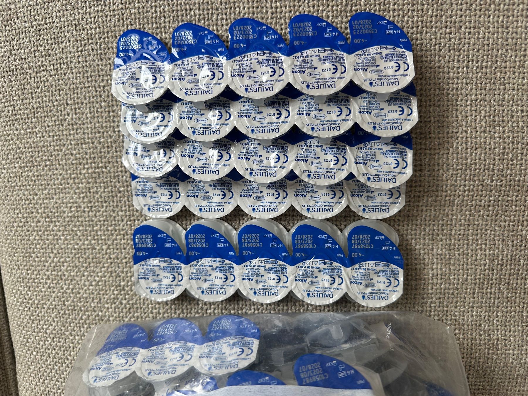 Kontaktlinsen: 200 Stück Dailies Kontaktlinsen, -4.00 – Neu (gemäss Beschreibung) aus Basel von Oloir