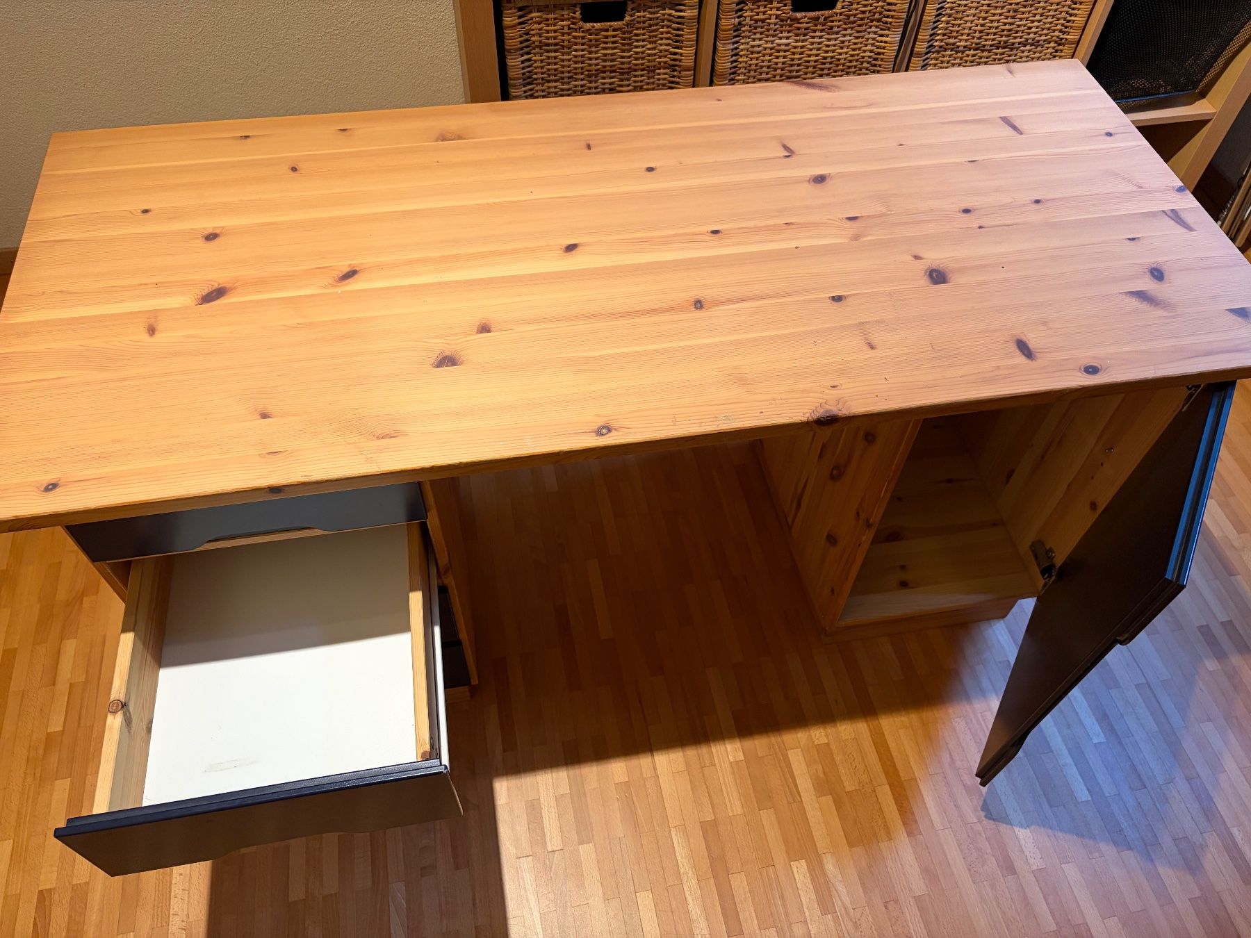 Ikea Schreibtische: IKEA-Schreibtisch – Gebraucht aus Liestal von Paddington64 2