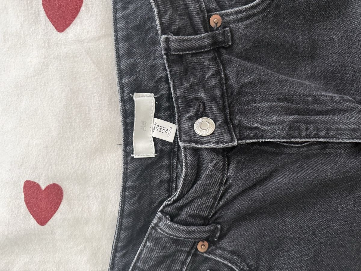 H&M Jeans: H&M shorts – Usato da Unterägeri venduto da ann_x8pf 1