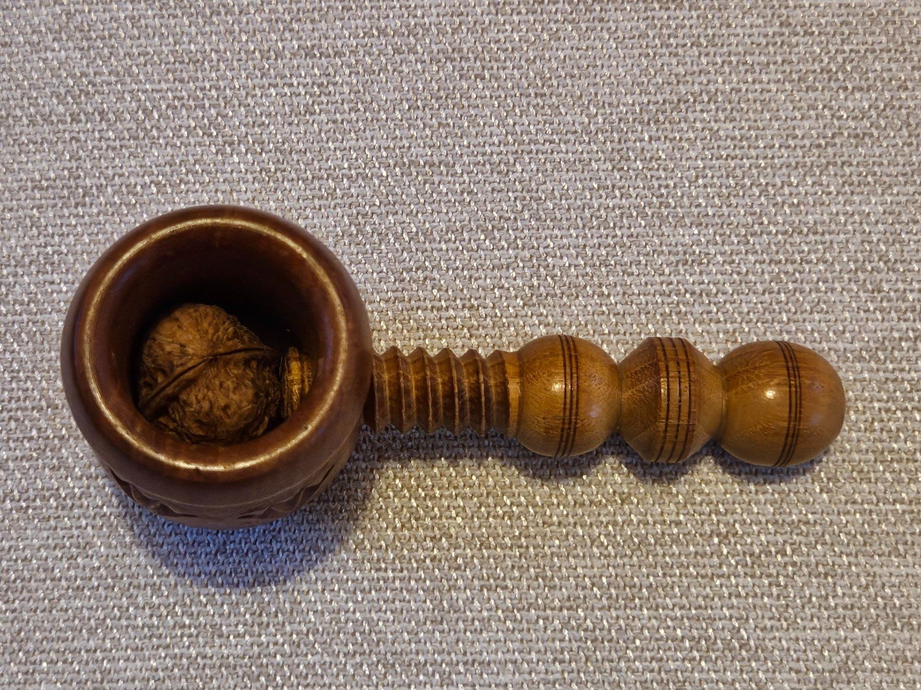 Elettrodomestici da cucina: Schraub-Nussknacker aus Holz – Usato da Oeschgen venduto da Runningfree666 1
