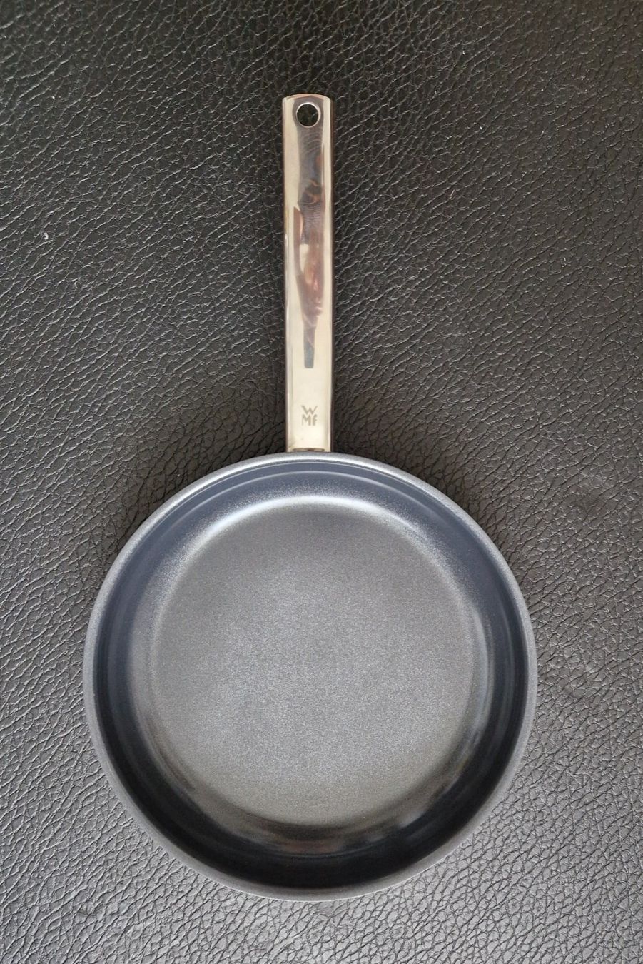 WMF Padelle: WMF Bratpfanne 28cm – Nuovo (secondo la descrizione) da Bern venduto da japo77