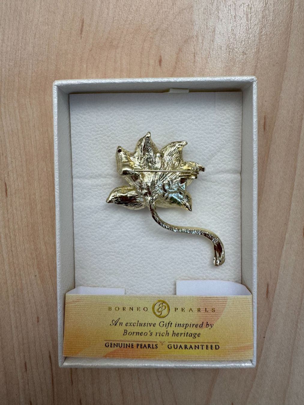 Spille & Fermagli: Broche en forme de fleur avec véritable perle - neuve – Nuovo e nell'imballaggio originale da Denens venduto da sar_5wlm 2