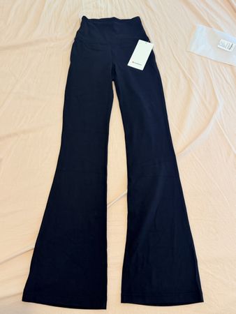 New-Lululemon Groove SHR Flared Pant Nulu – Black – Size 2 