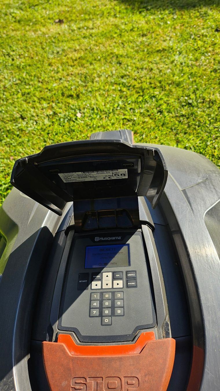 Husqvarna Rasenmäher: Husqvarna Automower 320 – Gebraucht aus Suhr von Schnoegge 4