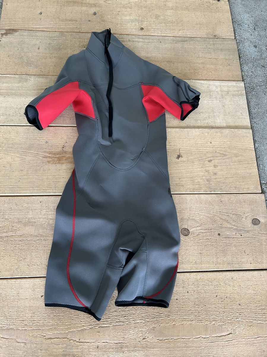 Tavole da surf e di nuoto: Neoprenanzug Shorty – Usato da Burgdorf venduto da Outdoor5 1