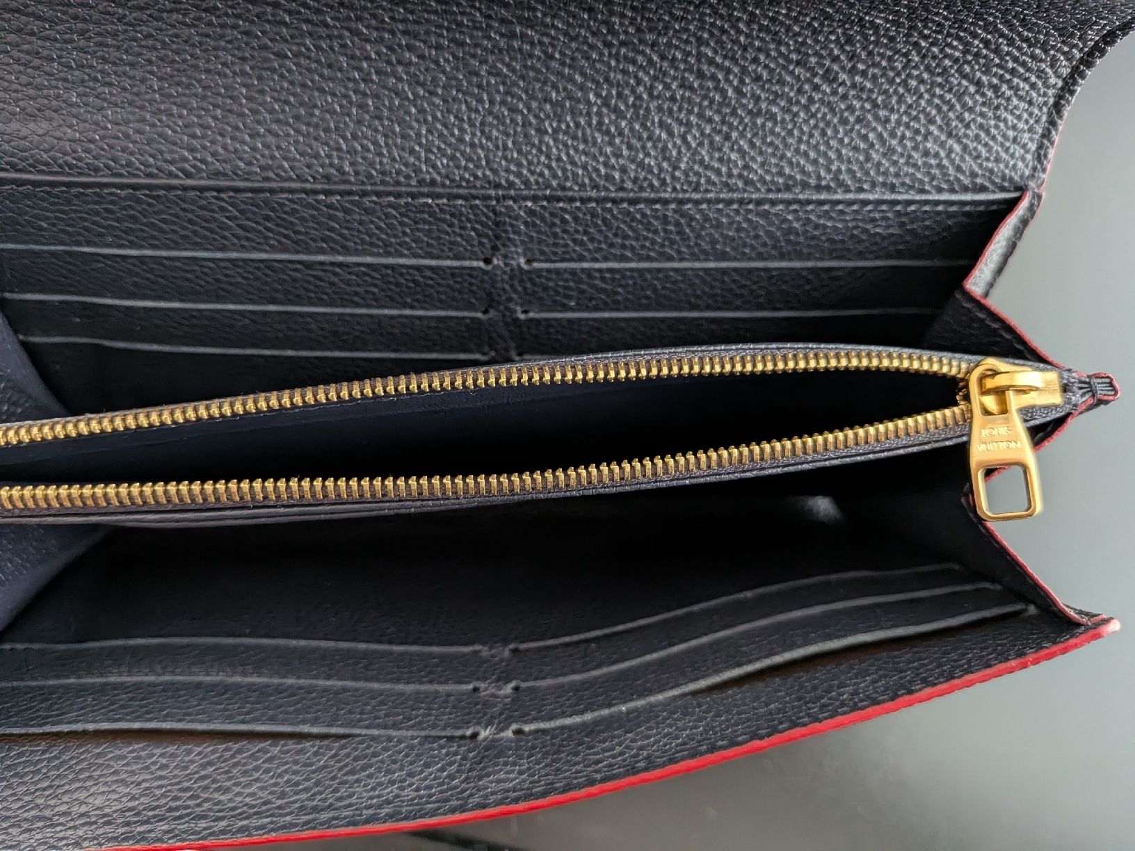 Louis Vuitton Portamonete: Louis Vuitton Sarah Leather Wallet – Usato da Morges venduto da dhi_y2qk 6