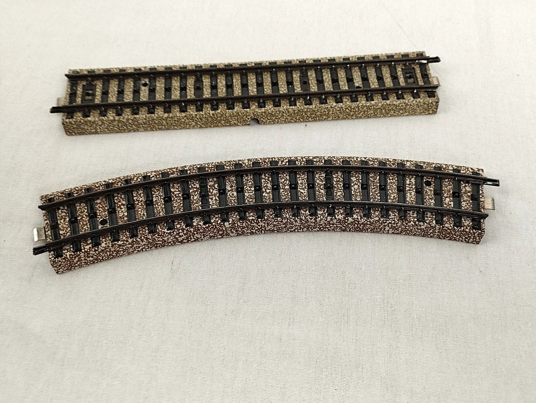 Märklin Modelleisenbahnen: MÄRKLIN Geleise-Set H0 – Gebraucht aus Schübelbach von Restwert_Schubelbach 7