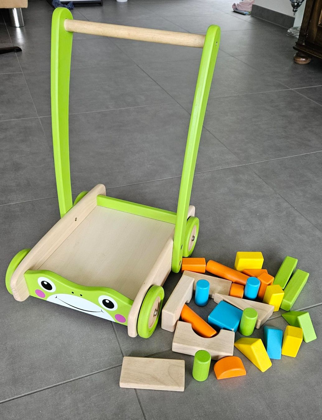Giocattoli: Chariot en bois avec cubes – Usato da Corminboeuf venduto da JadeHill 1