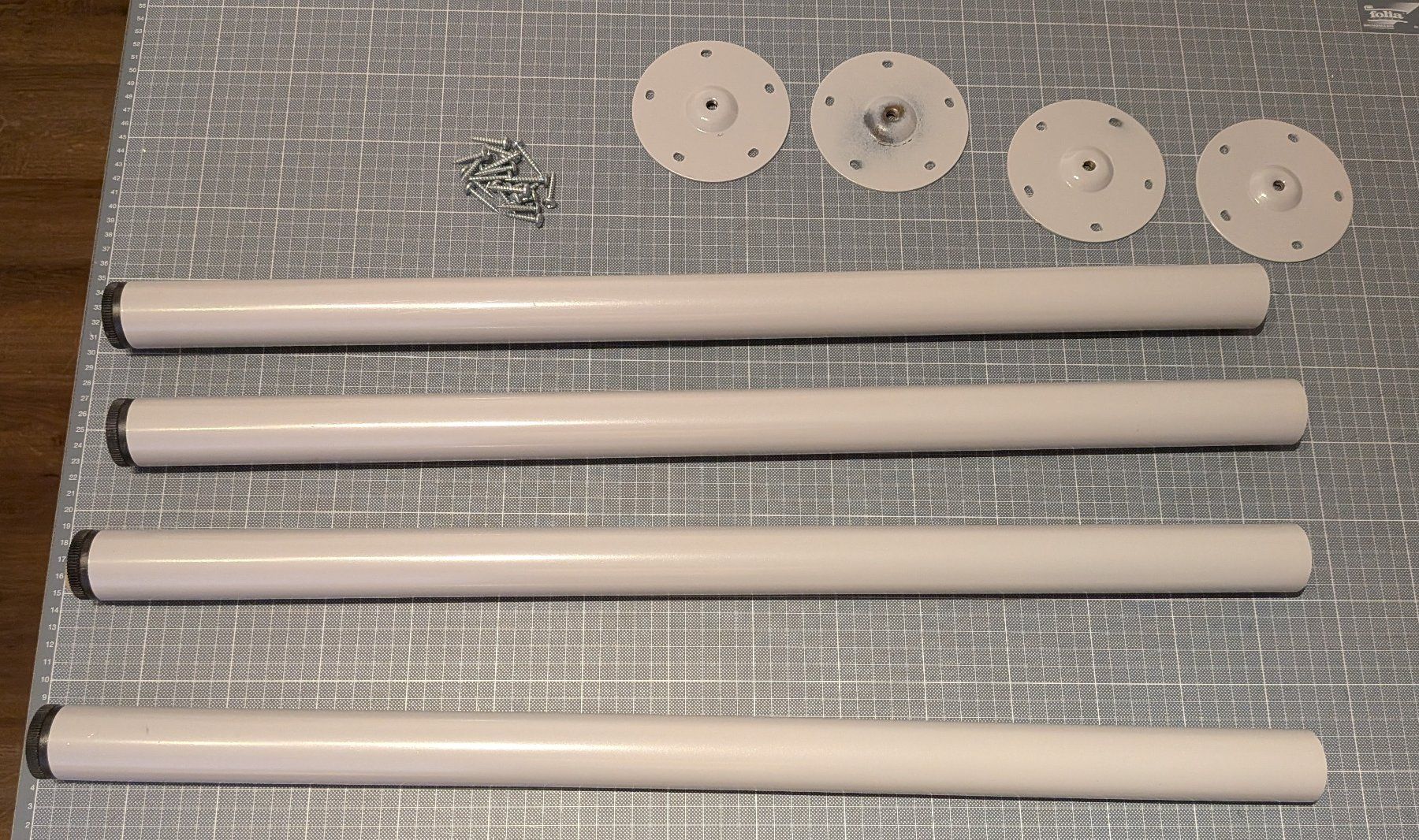 Ikea Altri mobili: 4 Ikea Tischbeine grau – Usato da Fehraltorf venduto da van_9xng