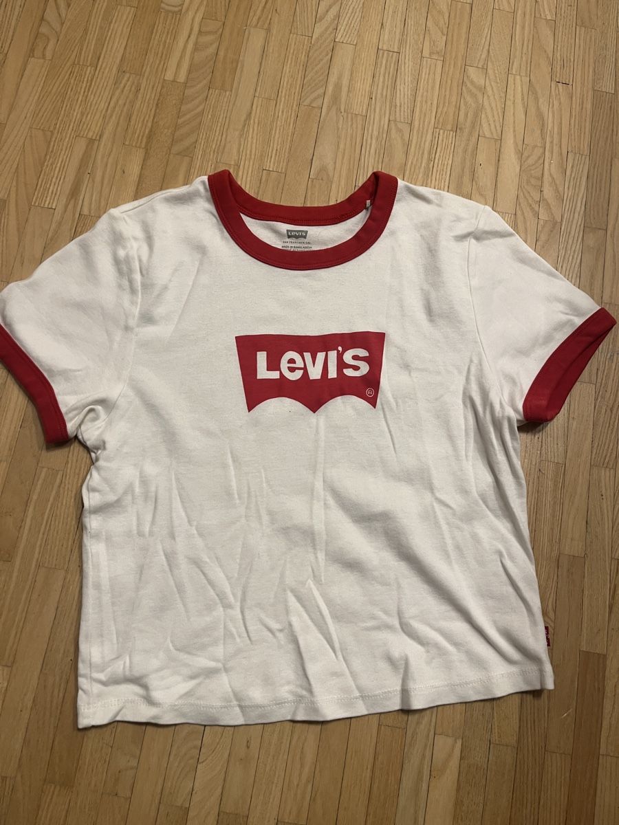 Levi's T-shirt: Levis T Shirt Crop – Nuovo (secondo la descrizione) da St. Gallen venduto da elli18