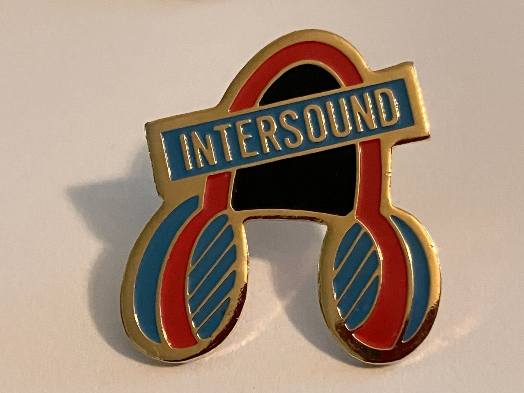 Plaquettes & Badges: 1 Pin Intersound – D'occasion à Basel par djwwpp