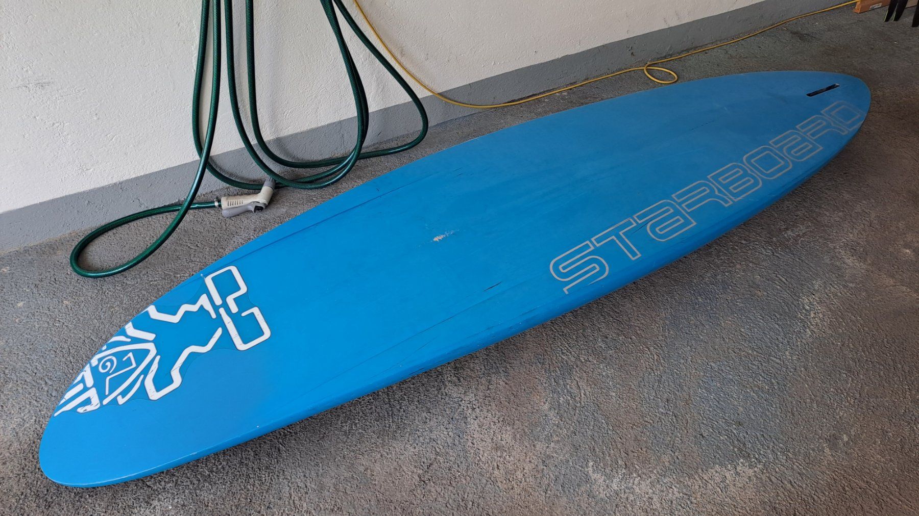 Planches de surf: Komplette Windsurf-Ausrüstung – D'occasion à Thun par crisni 4