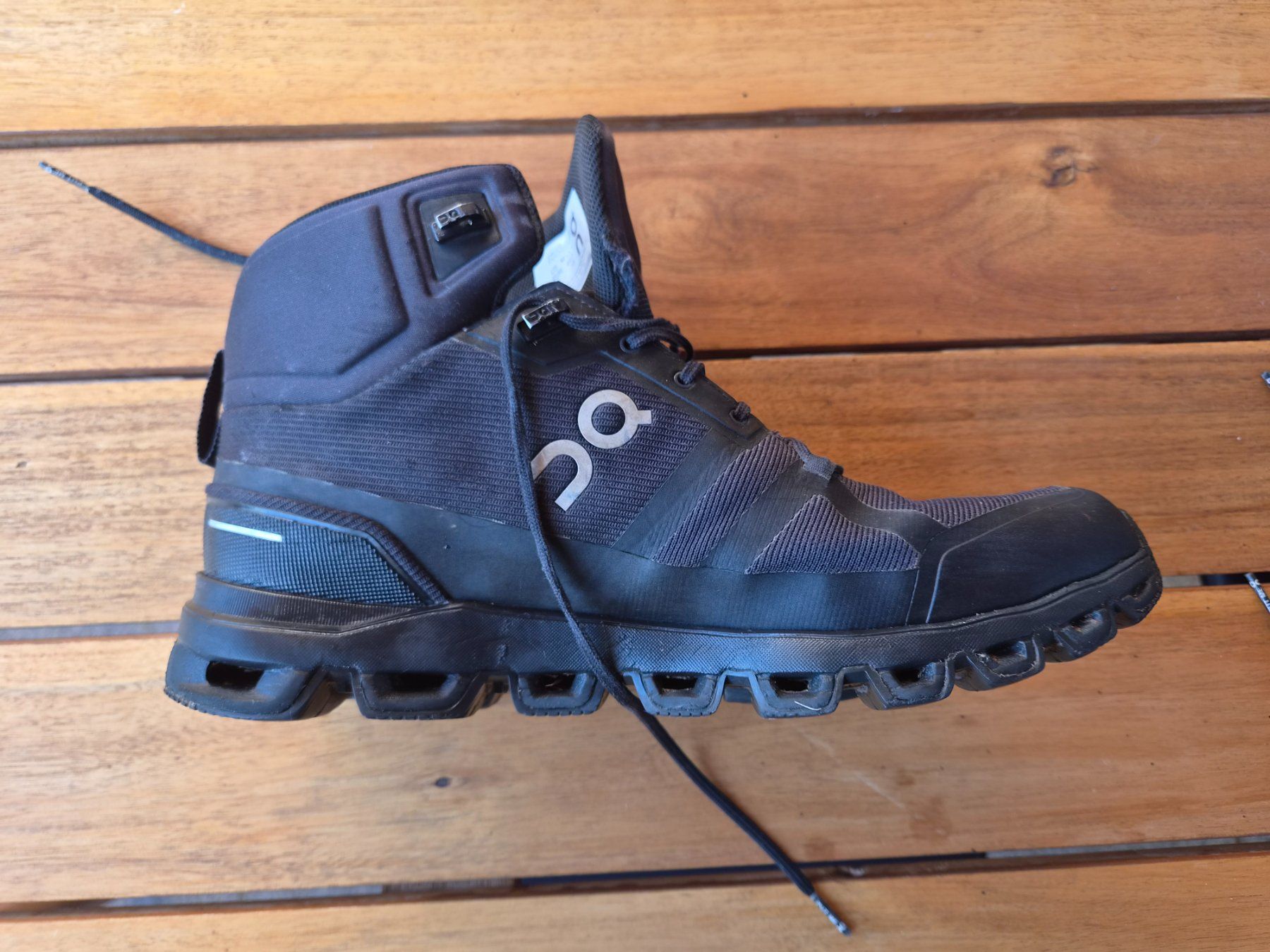 On Scarpe da uomo: On Running Cloudrock Wanderschuhe schwarz Grösse 44,5 – Usato da Hittnau venduto da blu_87xh 5