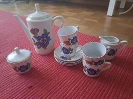 Service für Kaffee in weiss
