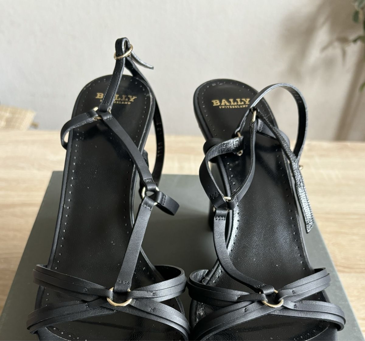 Bally Scarpe da donna: Sandales Bally original neuves 41 – Nuovo (secondo la descrizione) da Ostermundigen venduto da Delphine74 1