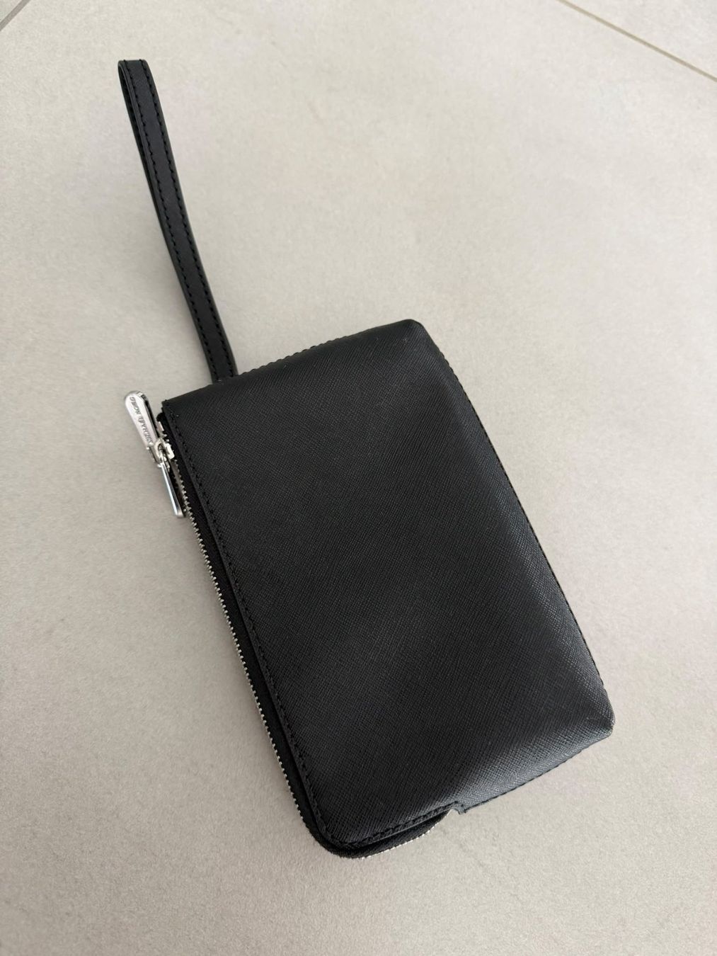 Michael Kors Borse da donna: Pochette Michael Kors nera con zip ottimo stato – Nuovo (secondo la descrizione) da Gudo venduto da Mirkolino92 1