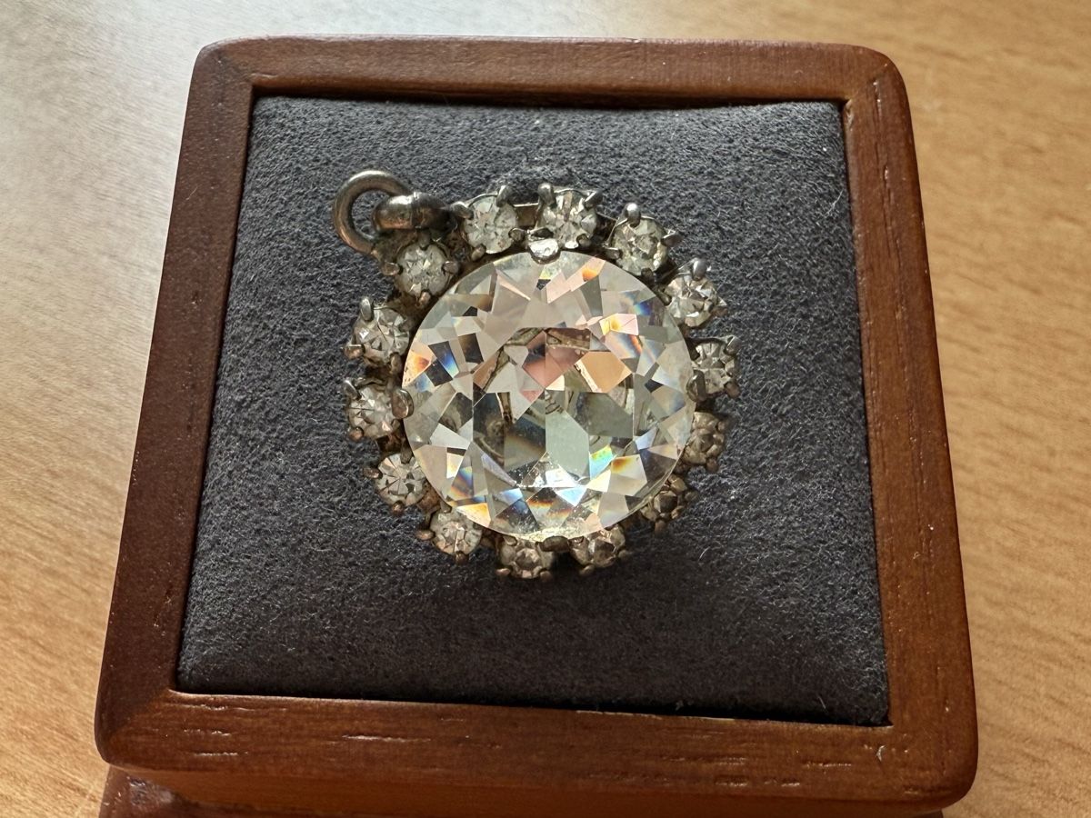 Ciondoli: Vintage Anhänger mit Strasssteinen – Usato da Lamone venduto da LaCantinaMagica 2