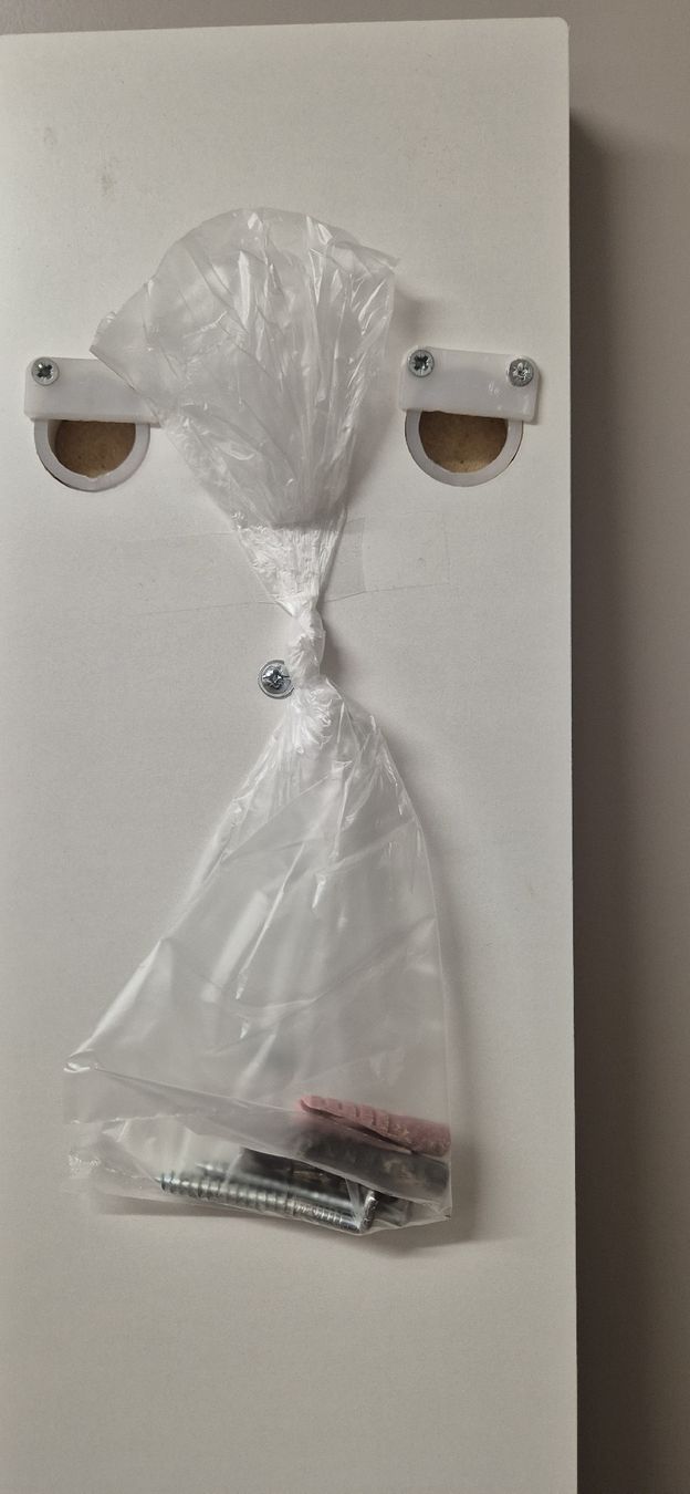 Livique Porte manteau: Garderobenleiste mit 3 Haken  – D'occasion à Lyss par malaisya 3