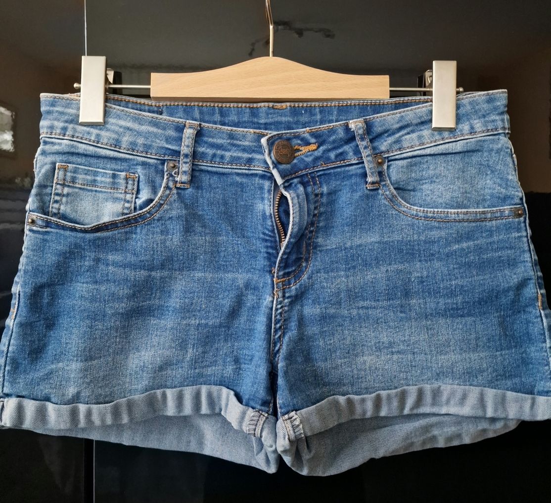 Jeans: Shorts di jeans elasticizzati estivi – Gebraucht aus Volketswil von agc_th5j