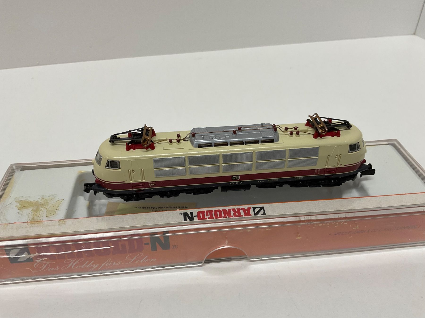 Arnold Modellini di ferrovie: Arnold N 2350 BR 103 der DB, Bespielt mit Verpackung – Usato da Chur venduto da Chur75 2