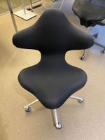 Ergonomischer Sattelstuhl, Schwarz ohne Armlehnen